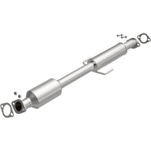 Load image into Gallery viewer, MagnaFlow 2015 Kia Optima 2.4L Direct Fit Catalytic Converter (California Grade)