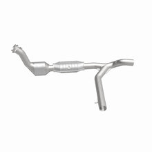 Load image into Gallery viewer, MagnaFlow 99-00 Ford Exped 4.6L Direct Fit Converter