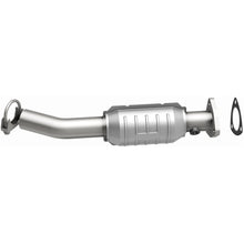 Load image into Gallery viewer, MagnaFlow 04-05 Suzuki Forenza 2.0L Direct Fit Converter