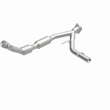 Load image into Gallery viewer, MagnaFlow 03-04 Ford Expedition 5.4L Direct Fit Converter