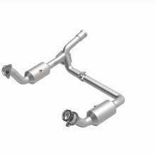 Load image into Gallery viewer, MagnaFlow 19-20 GMC Sierra 1500 Single Underbody 4.3L/5.3L Direct Fit Catalytic Converter
