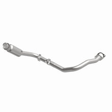 Load image into Gallery viewer, MagnaFlow Direct Fit Catalytic Converter 10-13 Land Rover LR4 V8 5.0L OEM Underbody