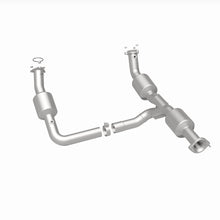 Load image into Gallery viewer, MagnaFlow 18-20 Chevrolet Express 2500 Single Underbody 4.3L Direct Fit Catalytic Converter