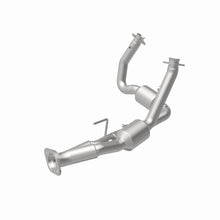 Load image into Gallery viewer, MagnaFlow 05-06 Jeep Grand Cherokee 5.7L Direct Fit Catalytic Converter
