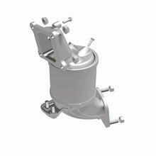 Load image into Gallery viewer, MagnaFlow Direct Fit Catalytic Converter 21-22 Kia Sorento 2.5L OEM