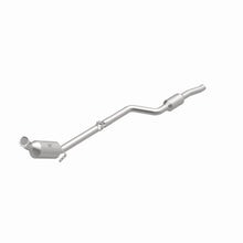 Load image into Gallery viewer, MagnaFlow 2011 C300 V6 3 OEM Underbody Direct Fit Converter