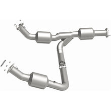 Load image into Gallery viewer, MagnaFlow 18-20 Chevrolet Express 2500 Single Underbody 4.3L Direct Fit Catalytic Converter