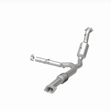 Load image into Gallery viewer, MagnaFlow 18-21 Ford Expedition Right Underbody 3.5L Direct Fit Catalytic Converter