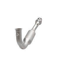 Load image into Gallery viewer, MagnaFlow 2004 Jeep Liberty 3.7L Direct Fit Converter