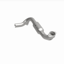 Load image into Gallery viewer, MagnaFlow 05-06 Lincoln Navigator 5.4L Direct Fit Catalytic Converter - Passenger Side