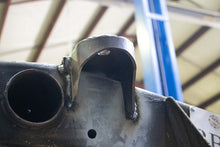 Load image into Gallery viewer, Rust Buster 11-18 Chevy Silverado 2500HD/3500HD Center Bed Mount - Left