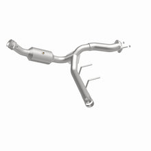 Load image into Gallery viewer, MagnaFlow 2021 Ford F-150 Right Underbody 5L Direct Fit Converter