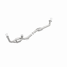 Load image into Gallery viewer, MagnaFlow 98-00 Sienna V6 3 OEM Underbody Direct Fit Converter