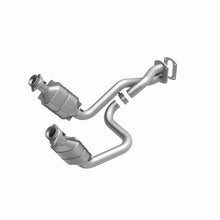 Load image into Gallery viewer, MagnaFlow 2005 Ford F-250 Super Duty 6.8L Direct Fit Converter