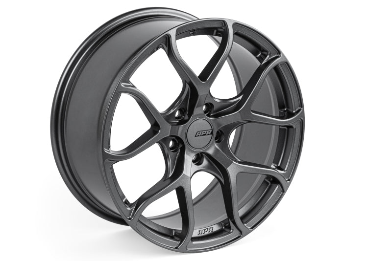 APR A01 Flow Formed 18x8.5 / 5x112 / ET45 / 66.5mm Bore / Gunmetal Grey Wheel WHL00016