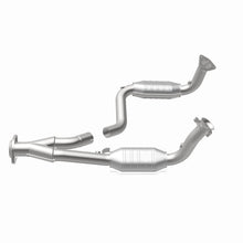 Load image into Gallery viewer, MagnaFlow 2003 Chevrolet SSR 5.3L Direct Fit Converter