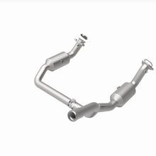 Load image into Gallery viewer, MagnaFlow 19-20 GMC Sierra 1500 Single Underbody 4.3L/5.3L Direct Fit Catalytic Converter