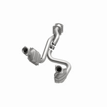 Load image into Gallery viewer, MagnaFlow 2005 Ford F-250 Super Duty 6.8L Direct Fit Converter