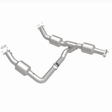 Load image into Gallery viewer, MagnaFlow 18-20 Chevrolet Express 2500 Single Underbody 4.3L Direct Fit Catalytic Converter