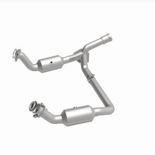 Load image into Gallery viewer, MagnaFlow 19-20 GMC Sierra 1500 Single Underbody 4.3L/5.3L Direct Fit Catalytic Converter