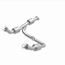 Load image into Gallery viewer, MagnaFlow 18-20 Chevrolet Express 2500 Single Underbody 4.3L Direct Fit Catalytic Converter