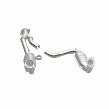Load image into Gallery viewer, MagnaFlow 2003 Chevrolet SSR 5.3L Direct Fit Converter