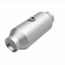 Load image into Gallery viewer, MagnaFlow Universal Catalytic Converter 2.5in CA Spun Mid-Bed