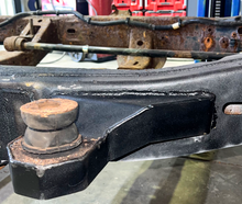Load image into Gallery viewer, Rust Buster 2004-2012 Chevy Colorado &amp; GMC Canyon Front Cab Body Mount - Right