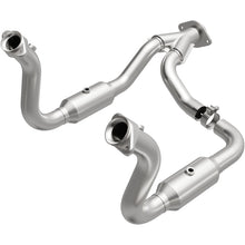Load image into Gallery viewer, MagnaFlow 08-10 Ford F-250 Super Duty 5.4L Direct Fit Converter