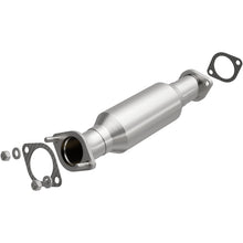 Load image into Gallery viewer, MagnaFlow 07-09 Hyundai Santa Fe 3.3L Direct Fit Converter