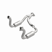Load image into Gallery viewer, MagnaFlow 08-10 Ford F-350 Super Duty 6.8L Direct Fit Converter