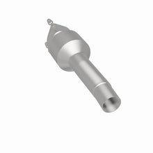 Load image into Gallery viewer, MagnaFlow 15-17 Discovery Sport L4 2 OEM Underbody Direct Fit Converter