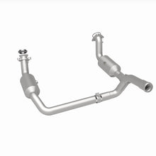 Load image into Gallery viewer, MagnaFlow 19-20 GMC Sierra 1500 Single Underbody 4.3L/5.3L Direct Fit Catalytic Converter