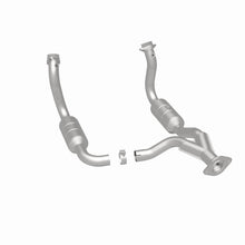 Load image into Gallery viewer, MagnaFlow 08-10 Ford F-350 Super Duty 6.8L Direct Fit Converter