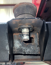 Load image into Gallery viewer, Rust Buster 2004-2012 Chevy Colorado &amp; GMC Canyon Center Cab Body Mount