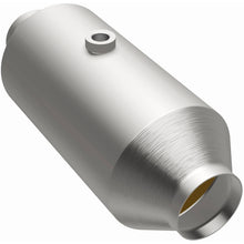Load image into Gallery viewer, MagnaFlow MagnaFlow 2.5 in. OEM Grade Federal / EPA Compliant Universal Catalytic Converter
