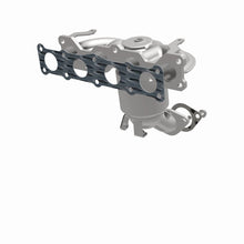 Load image into Gallery viewer, MagnaFlow Direct Fit Catalytic Converter 13-16 Hyundai Santa Fe Sport 2.4L Manifold