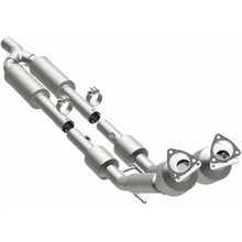 Load image into Gallery viewer, MagnaFlow 2006 Volkswagen Passat 3.6L Direct Fit Converter