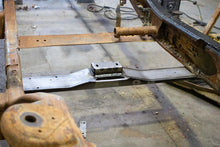 Load image into Gallery viewer, Rust Buster 01-10 GM Pickup Front Cab Mount