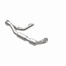 Load image into Gallery viewer, MagnaFlow 03-04 Ford Expedition 5.4L Direct Fit Converter