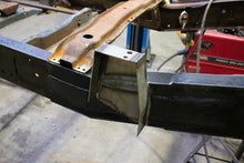 Load image into Gallery viewer, Rust Buster 97-03 Ford F150 Front Bed Mount - Right Side