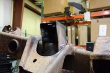 Load image into Gallery viewer, Rustbuster Front Bed Mount Left Side