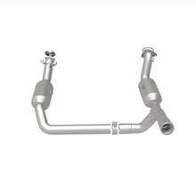 Load image into Gallery viewer, MagnaFlow 19-20 GMC Sierra 1500 Single Underbody 4.3L/5.3L Direct Fit Catalytic Converter