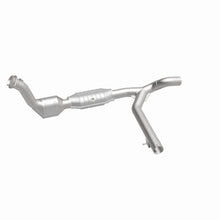 Load image into Gallery viewer, MagnaFlow 99-00 Ford Exped 4.6L Direct Fit Converter