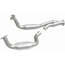Load image into Gallery viewer, MagnaFlow 2003 Chevrolet SSR 5.3L Direct Fit Converter