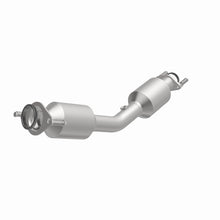 Load image into Gallery viewer, MagnaFlow Direct Fit Catalytic Converter 2018 Nissan Versa 1.6L