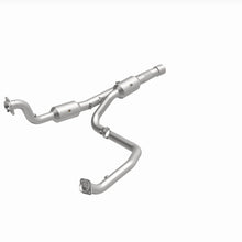 Load image into Gallery viewer, MagnaFlow 14-18 2500 V8 6.4 OEM Underbody Direct Fit Converter