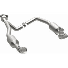 Load image into Gallery viewer, MagnaFlow 2003 Ford E-350 Super Duty 5.4L Direct Fit Converter