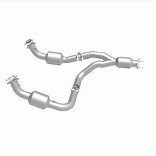 Load image into Gallery viewer, MagnaFlow 12-20 Chevrolet Express 4500 Underbody 6.0L Direct Fit Catalytic Converter