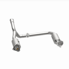 Load image into Gallery viewer, MagnaFlow 19-20 GMC Sierra 1500 Single Underbody 4.3L/5.3L Direct Fit Catalytic Converter